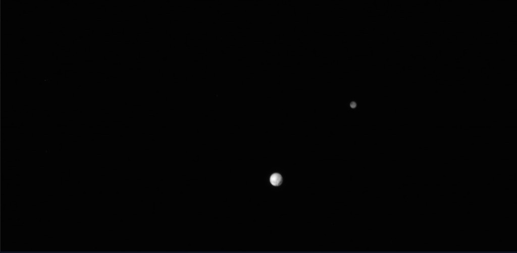Pluton Charon